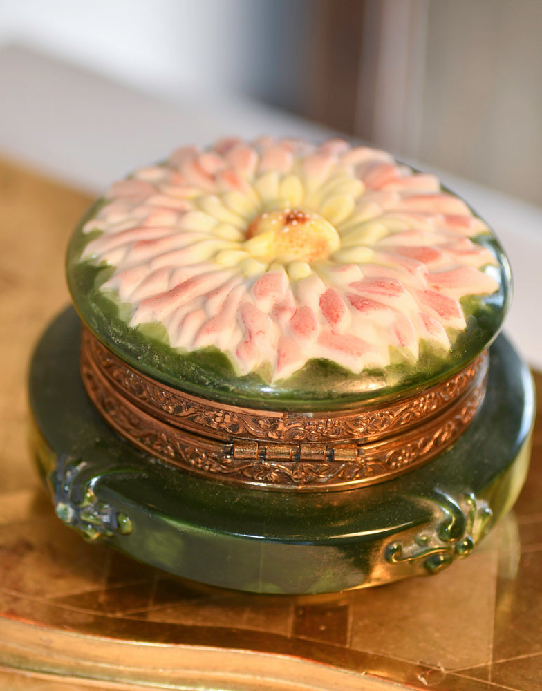 Wavecrest Vintage Green Floral Box, 花の緑のボックス