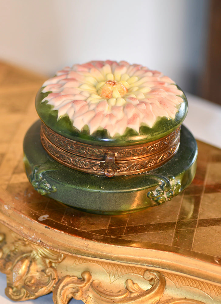 Wavecrest Vintage Green Floral Box, 花の緑のボックス