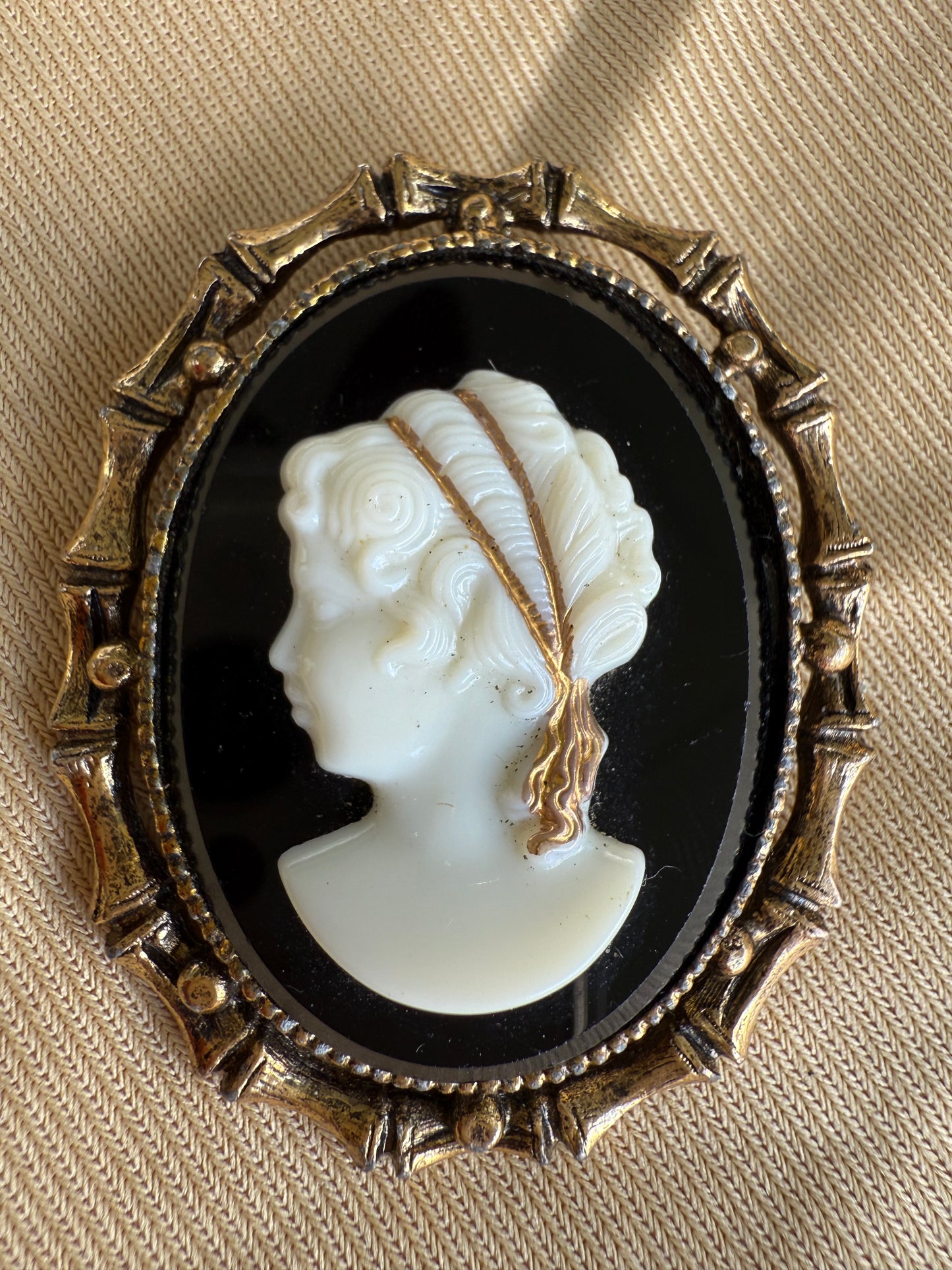 Vintage Black Cameo Brooch