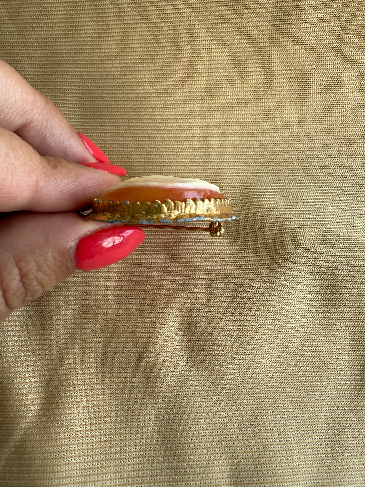 Vintage Cameo Brooch