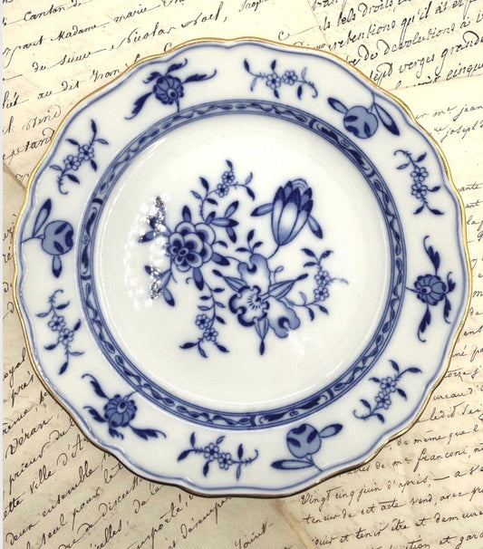 Meissen Blue and White Onion Plate with Gold Rim, 7”