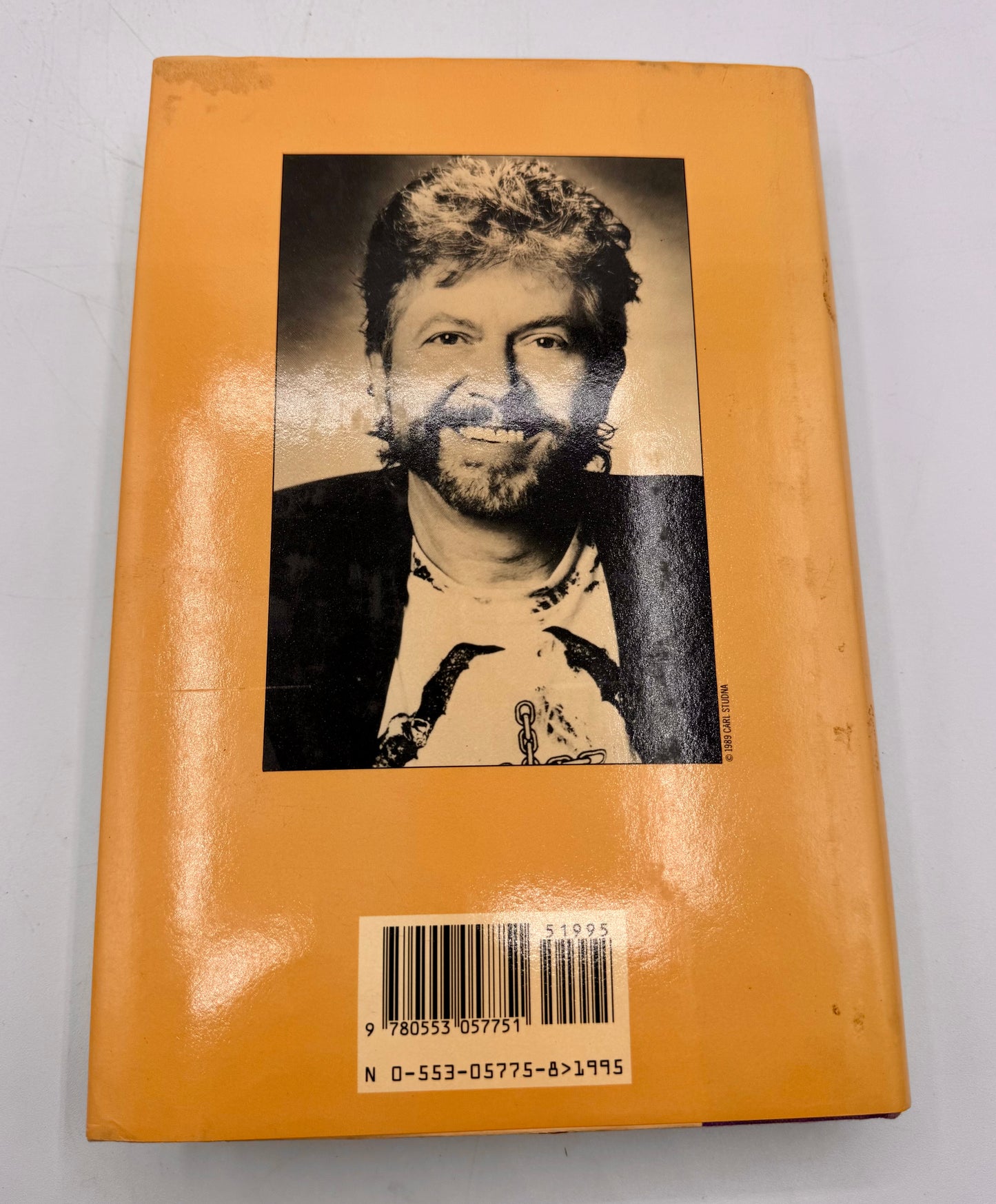 Tom Robbins' Skinny Legs and All