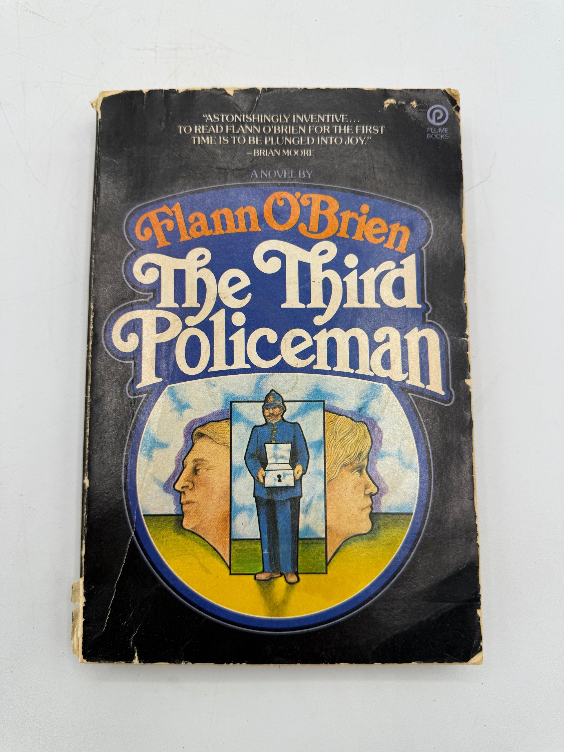 Book cover of 'The Third Policeman' by Flann O'Brien on a white background